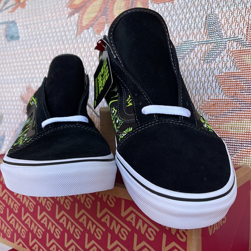 Vans Men’s Old Skool
Eyes in The Dark Black/Multi 
VN0A4BW2BML
Sneakers - Picture 7 of 16